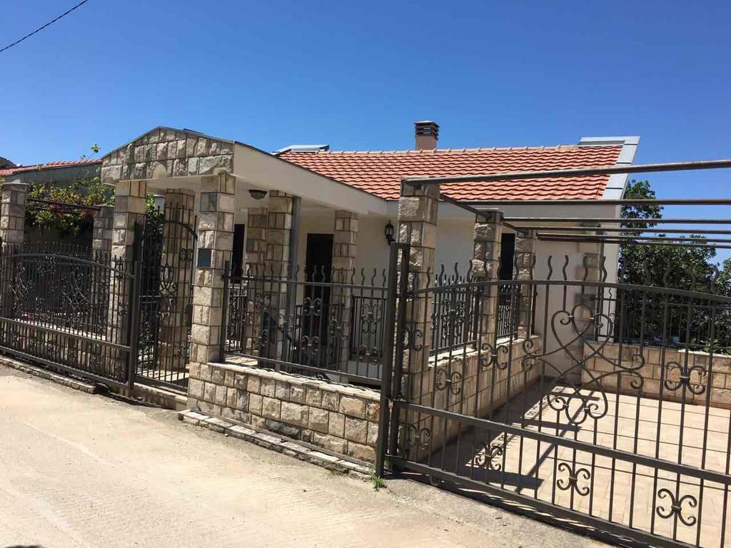 Villa Julia Petrovac Eksteriør billede