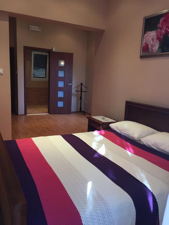 Villa Julia Petrovac Eksteriør billede