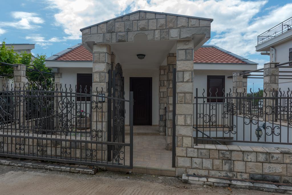 Villa Julia Petrovac Eksteriør billede
