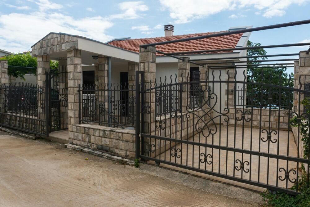Villa Julia Petrovac Eksteriør billede